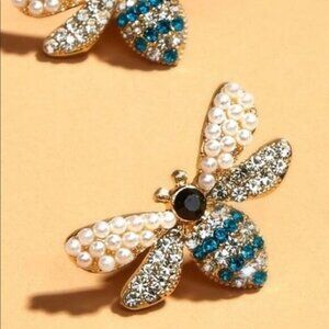 - Bee pearl rhinestone stud earrings